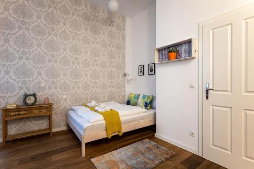 Compact Studio Near Center by HM