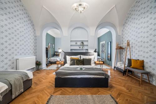 Charles Bridge Historical APTs by Michal&Friends