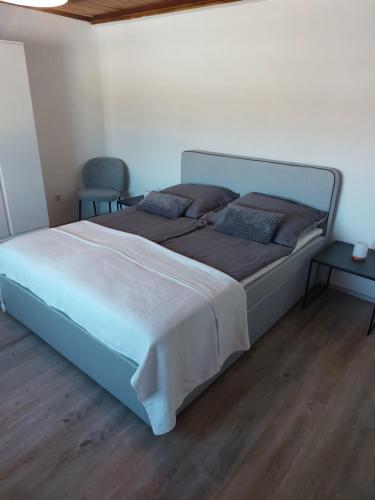 Postel nebo postele na pokoji v ubytování Frankenmarkt Ferienwohnung