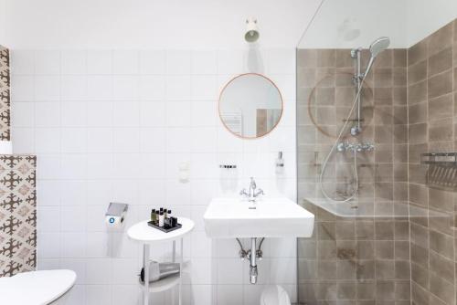 Sleek 1BR Flat Near Center by HM