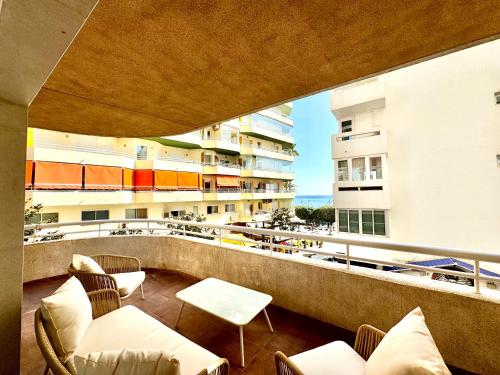 Stunning Apartment With Sea Views - EaW Homes