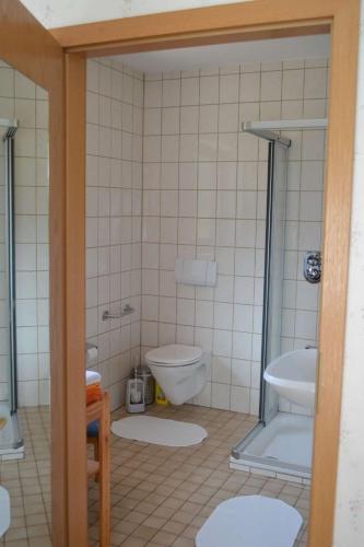 Ένα μπάνιο στο Ferienwohnung Meins