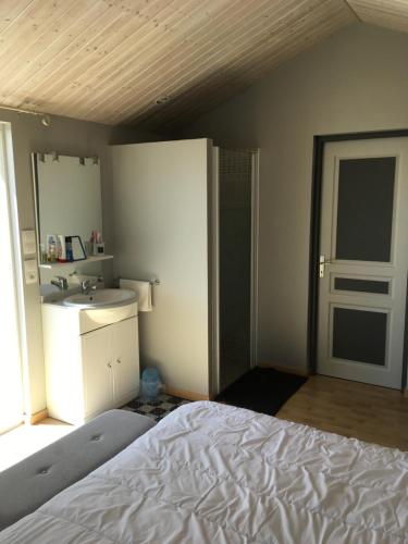 Photo de la galerie de l'établissement Chambre grise, à Barbâtre