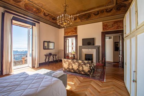 Postel nebo postele na pokoji v ubytování Belvedere Suite - Centro Storico - Terrazzo con Vista