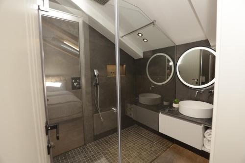 Koupelna v ubytování Gremmy Boutique Hotel