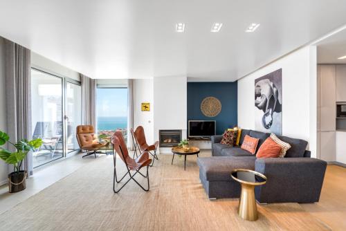 Penthouse Boa Vista - Private Pool & Sea Views