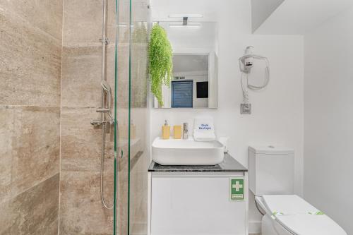 Chalé Henrique - Beachfront apartments at Calheta Beach photo 3