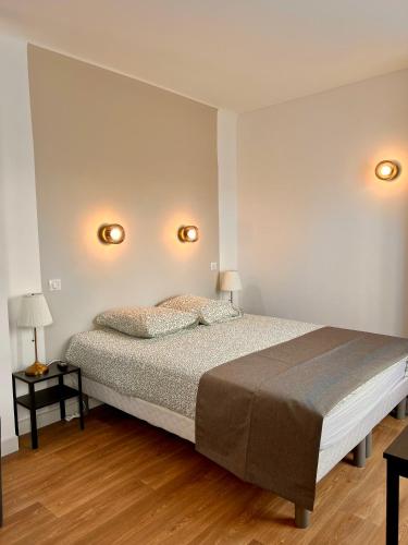 Posteľ alebo postele v izbe v ubytovaní Studio 4 pers face gare SNCF Appart Hotel le Cygne D4