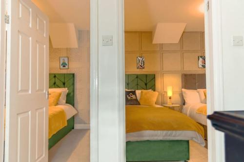 Posezení v ubytování A Cosy, Elegant 3 Bed Suite