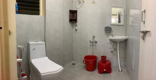 Koupelna v ubytování New Paradise 2BHK Bangalore Near BIEC & IKEA