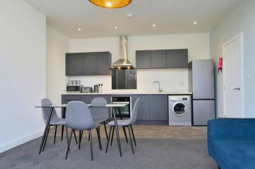 FREE PARKING - Beautiful 2-BR Flat in Manchester photo 10