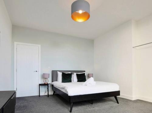 FREE PARKING - Beautiful 2-BR Flat in Manchester photo 12