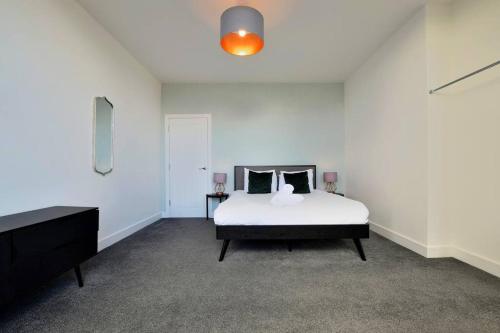 FREE PARKING - Beautiful 2-BR Flat in Manchester photo 18