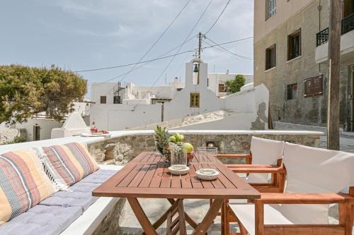 Smaragdi boutique Old town Naxos
