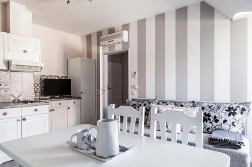 Dapur atau dapur kecil di Levendula Apartman