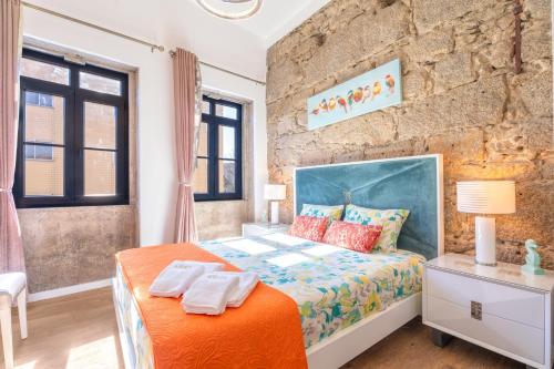 Charming Stone Wall Apt with Metro AC in Central Porto