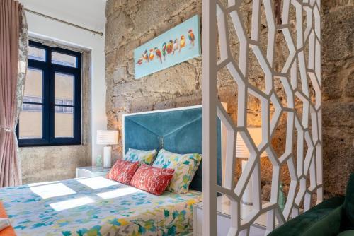 Charming Stone Wall Apt with Metro AC in Central Porto