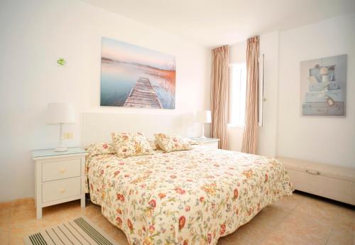 Krevet ili kreveti u jedinici u okviru objekta One bedroom appartement with city view and wifi at San Cristobal de La Laguna