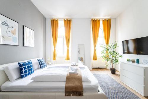 Lite 1BR Near Metro & Center by HM