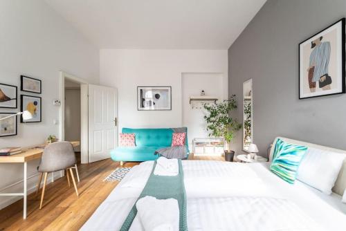 Cool 1BR Near Metro & Center by HM