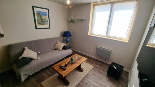 Photo de la galerie de l'établissement Appartement T3 avec extérieur, à Fitou