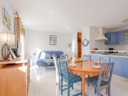 Η κουζίνα ή μικρή κουζίνα στο Holiday Home Atrium by Interhome