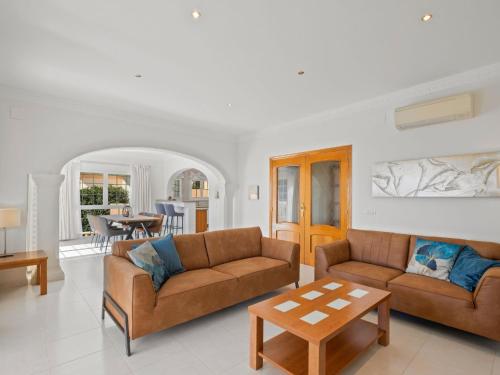 Χώρος καθιστικού στο Villa La Perla by Interhome