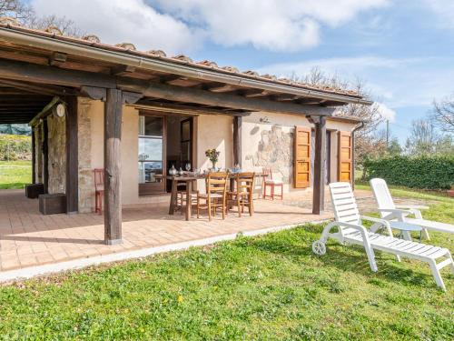 Κήπος έξω από το Holiday Home Dimora del Re by Interhome