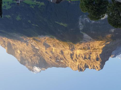 eine Luftansicht eines Berges am Himmel in der Unterkunft Apartment Chalet Bienli-2 by Interhome in Grindelwald