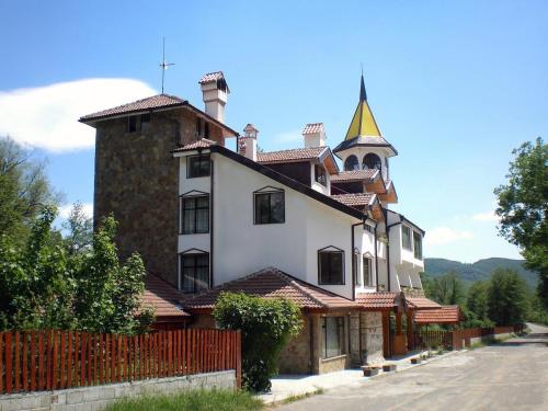 Φωτογραφία από το άλμπουμ του Hotel Paradise Place σε Kalofer