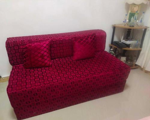 Seating area sa Affordable Spacious Bedroom & Bathroom near DVO Airport