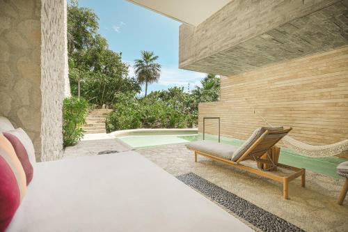 Bazén v ubytování La Casa de la Playa by Xcaret- All Inclusive Adults Only nebo v jeho okolí