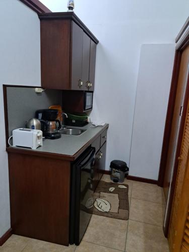 Dapur atau dapur kecil di Seaview Apartments