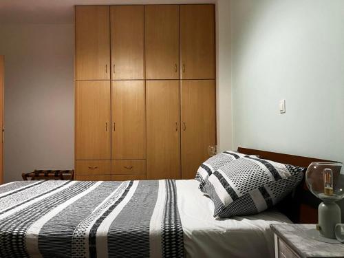 Stephanie's Place - Charming Apartment with Sea View