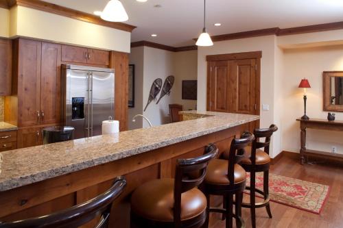 מטבח או מטבחון ב-Countryside at Snowmass - CoralTree Residence Collection