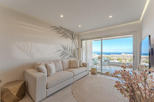 OCEAN GARDEN Sunset & Sunrise - Heated Pool - Lounge Zone - AC