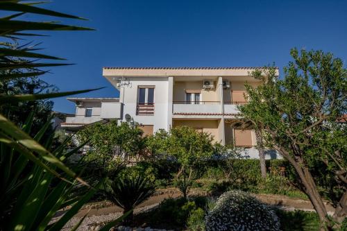 Apartments and rooms by the sea Barbat, Rab - 20049