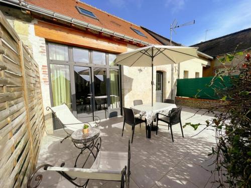 \"Charmant gîte 2 chambres avec cour sécurisée, proche des châteaux du Val de Loire\" - FR-1-381-570