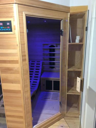 Gambar di galeri bagi Joels Luxus Lounge mit Sauna, Bar & Wirlpool in Steinhude di Steinhude