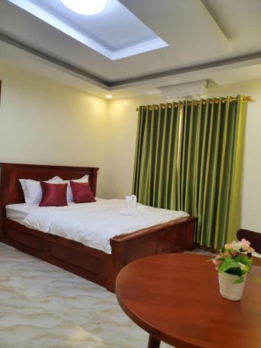 Uma cama ou camas num quarto em Eng resident guesthouse