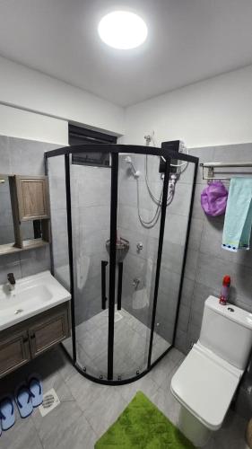 Gatundu Heights tesisinde bir banyo