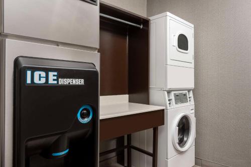 a washer and dryer in a hotel room at Hampton Inn & Suites El Paso/East in El Paso