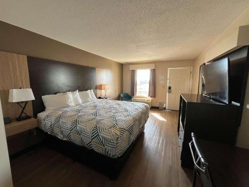 Postel nebo postele na pokoji v ubytování Motel 6 Georgetown, SC Marina