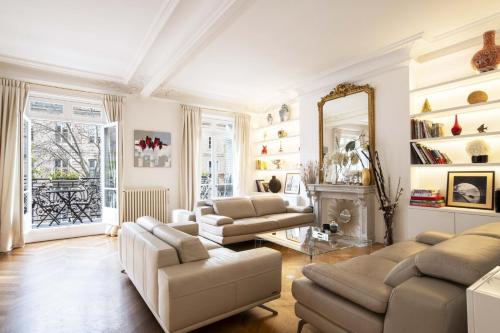 Deluxe Paris St Germain Suite