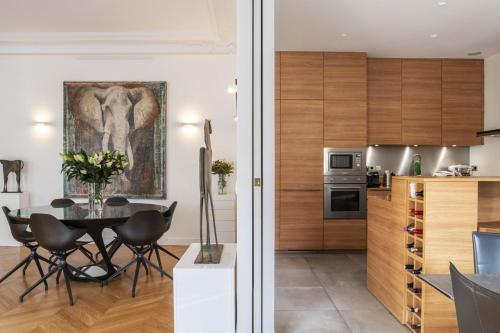 Luxury Apartment • A/C • Balcony • Saint-Germain