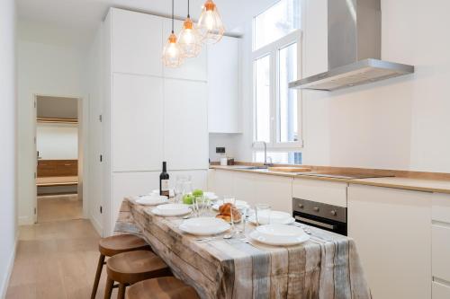 Chueca Hortaleza 12Pax 5 Bedrooms 5 Baths