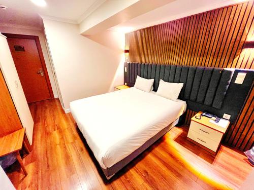 Postel nebo postele na pokoji v ubytování Naila Hotel