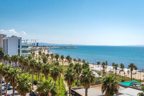 Billede fra billedgalleriet på Three Bedroom Romantic Promenade Apartment i Durrës