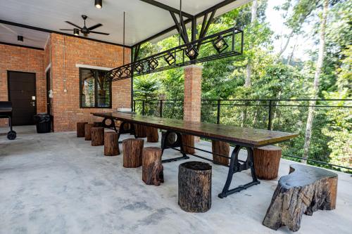 Balkón nebo terasa v ubytování Sebayu Retreat Gopeng