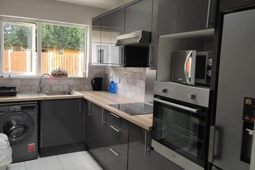 Kuchyň nebo kuchyňský kout v ubytování Studio with Private Kitchen